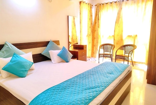 1BHK SnS 2AC Pool kitchen washmach Invtr near beach