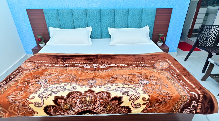 Gayatri Paying Guest House - Tap to explore photos