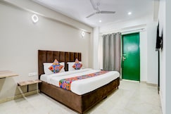 FabHotel Cyberhub Suits, Gurgaon