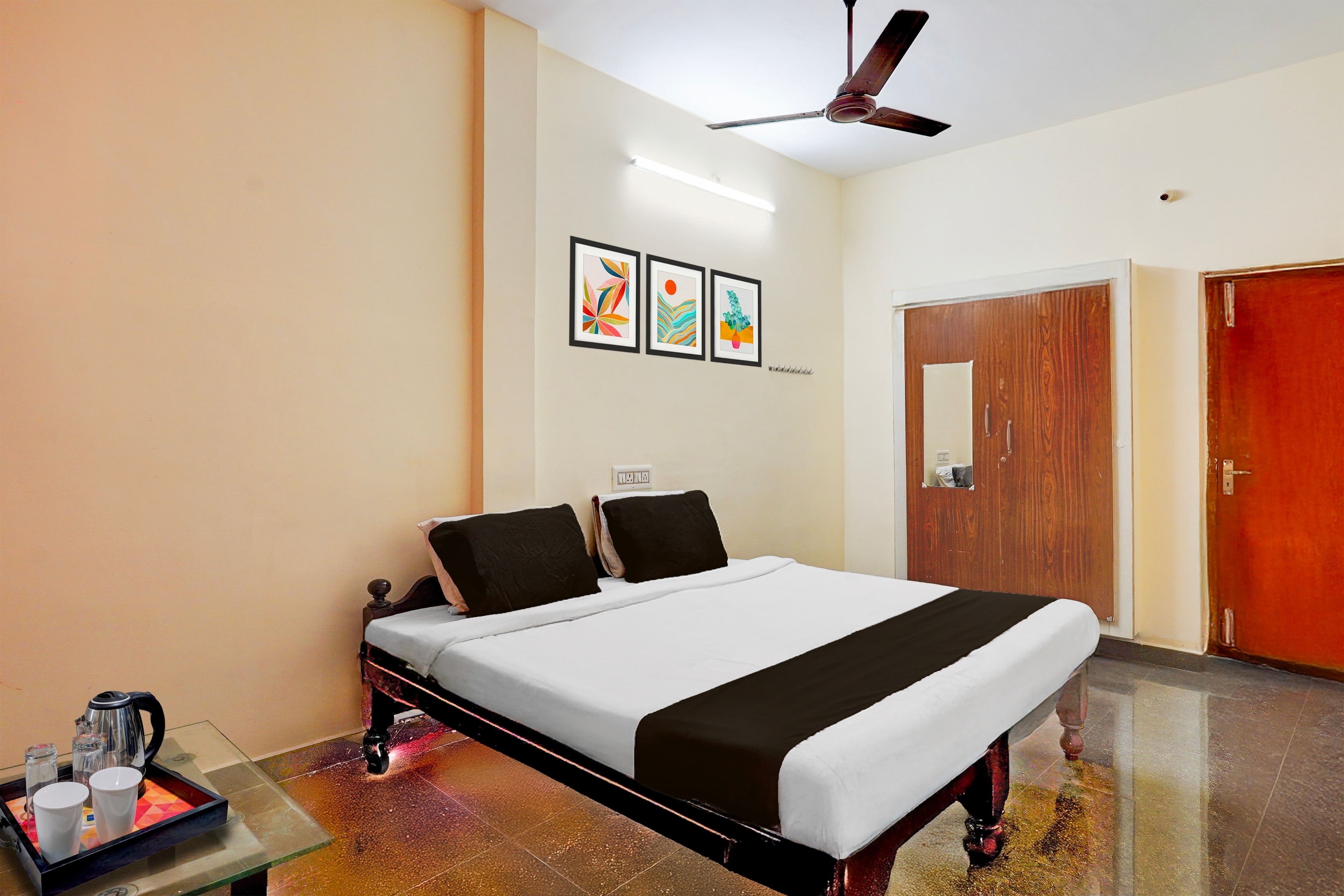 Super Hotel O Poigai Near Airport - Tap to explore photos