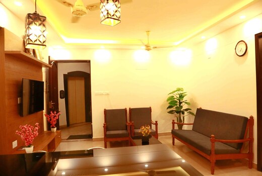 THE ASTER SQUARE APARTMENT