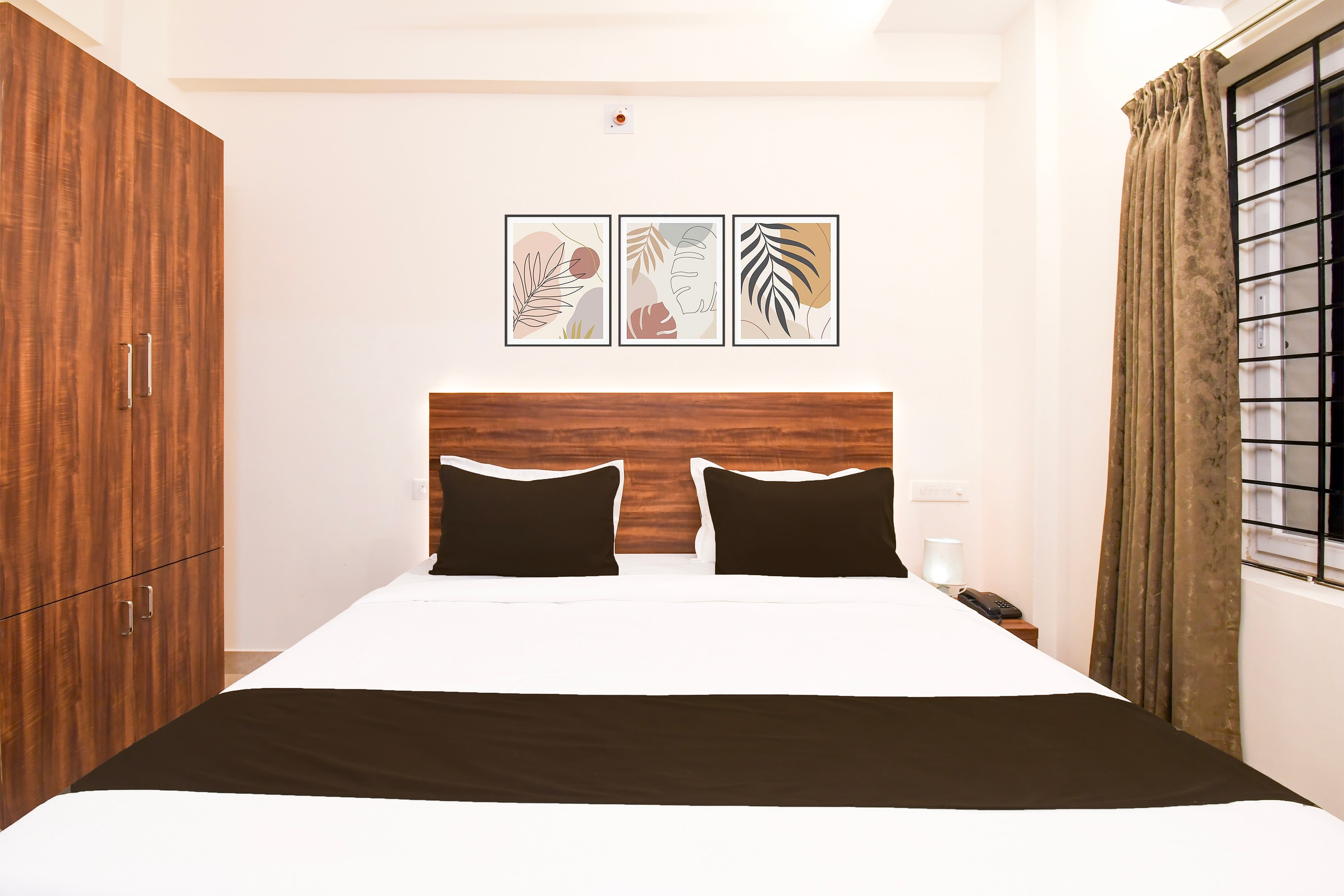 Super Hotel O GAJAPATI PREMIUM - Tap to explore photos