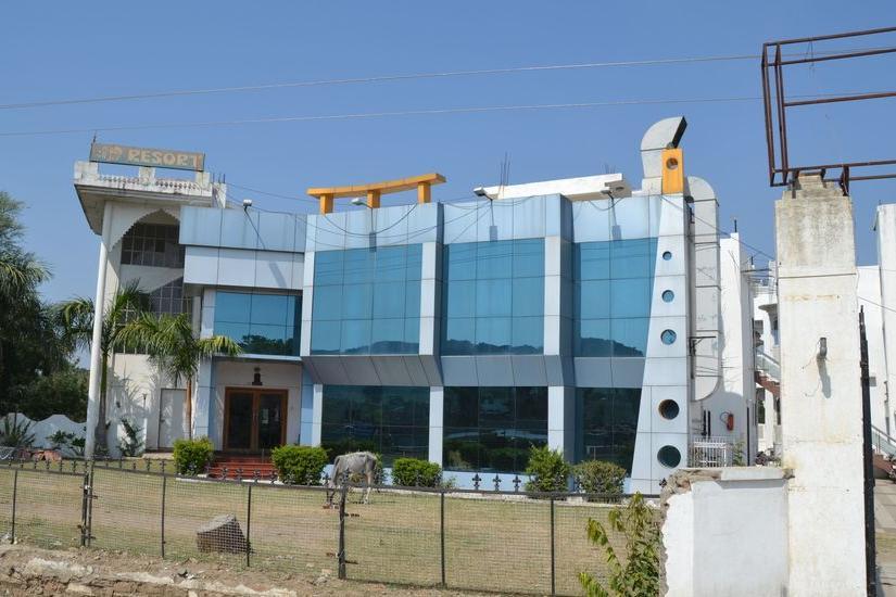 Shreeji Resort - Tap to explore photos