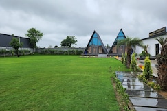 Lawn Side Manor Cottage 1, Dehradun