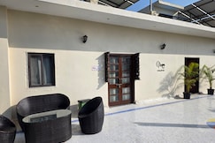 Ghare Stays 2BHK With PrivateTerrace By Homeyhuts, Udaipur
