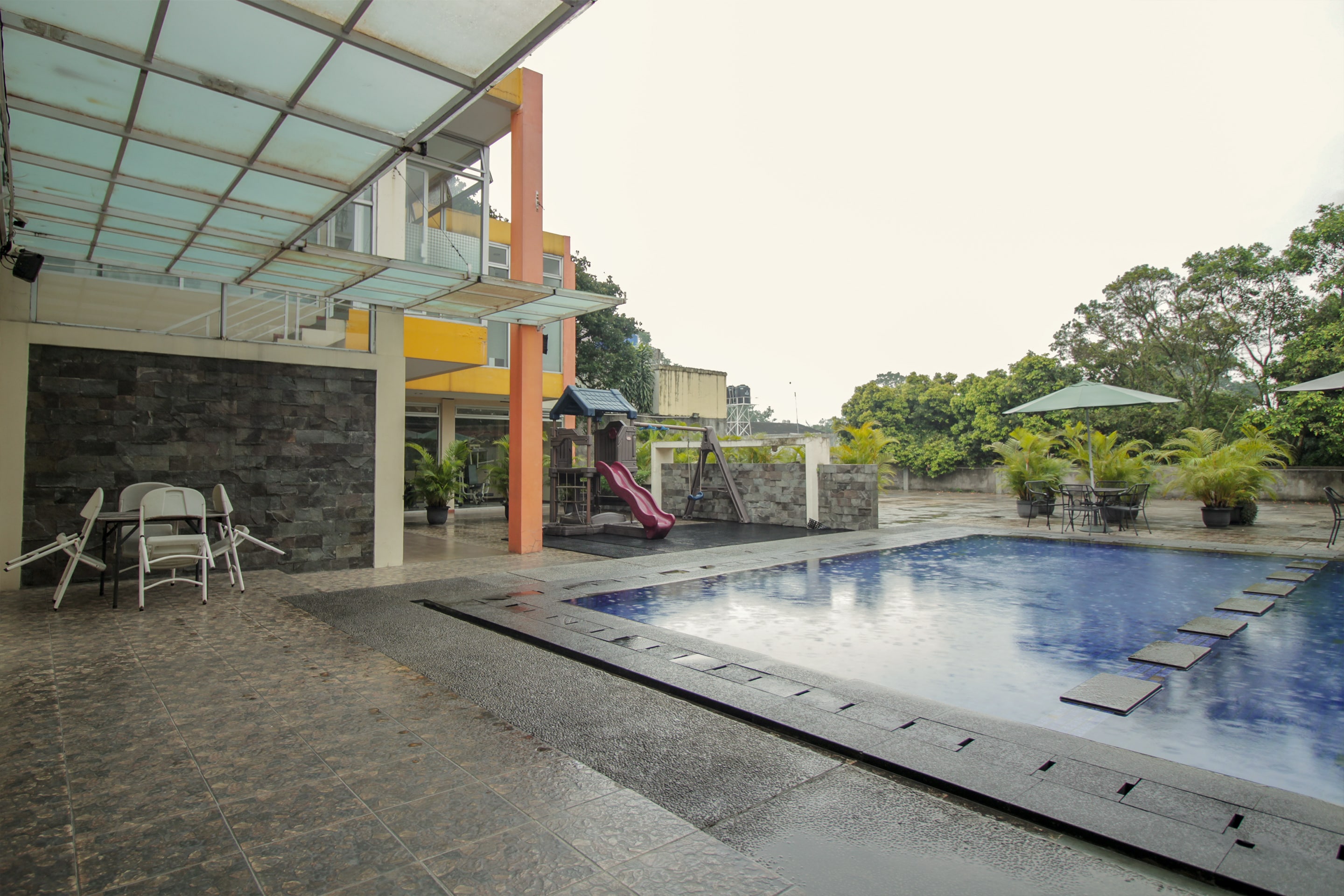OYO 295 Grha Ciumbuleuit Guest House - Tap to explore photos