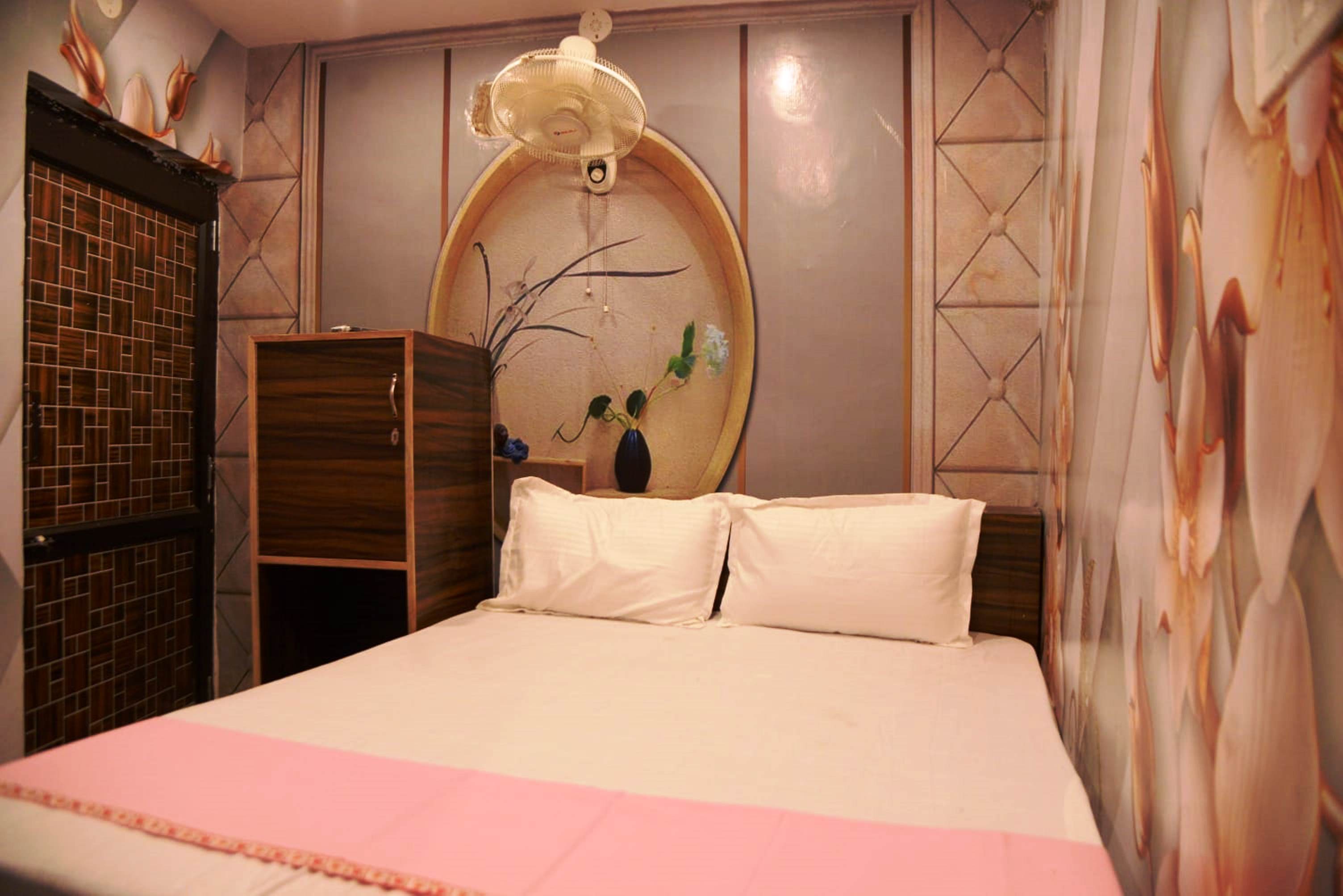 Hotel Raja Bathinda - Tap to explore photos