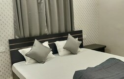 Deluxe Non A/c