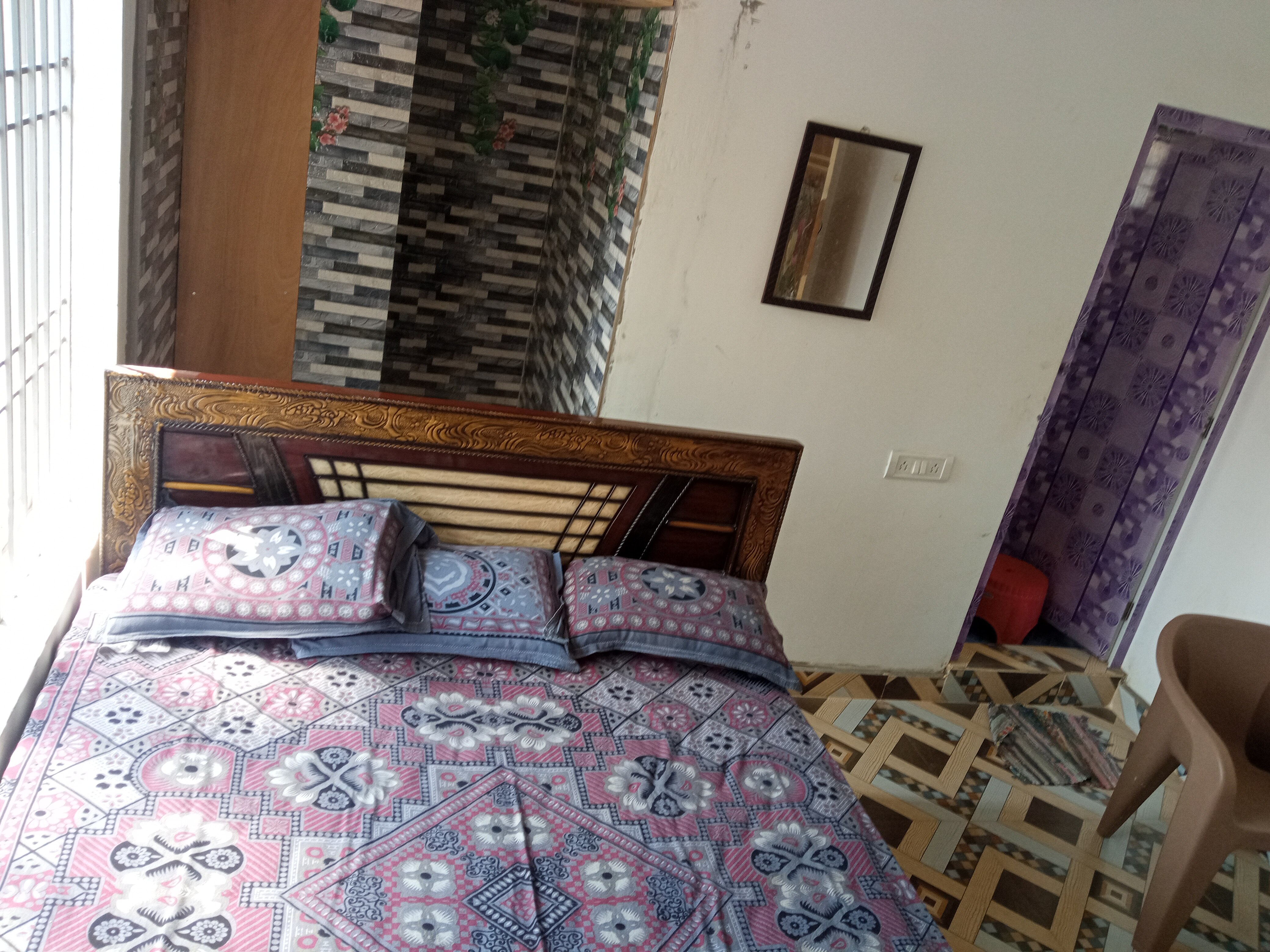 Sri Sai Guest House - Tap to explore photos