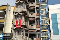 Sri Kumaran Lodge, Thiruthani