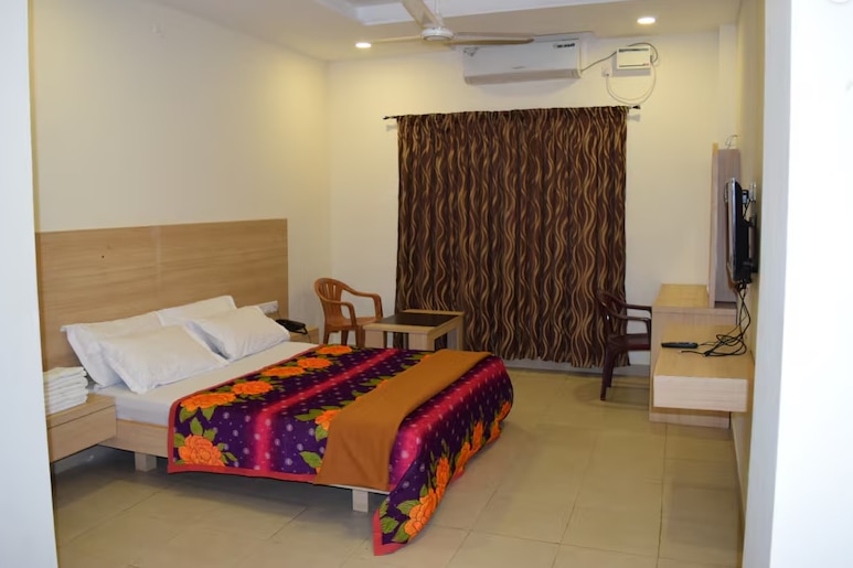 Arasu Regency - Tap to explore photos