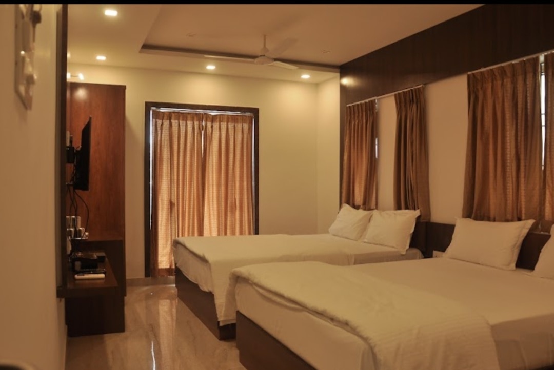 MC RESIDENCY VANDALUR - Tap to explore photos
