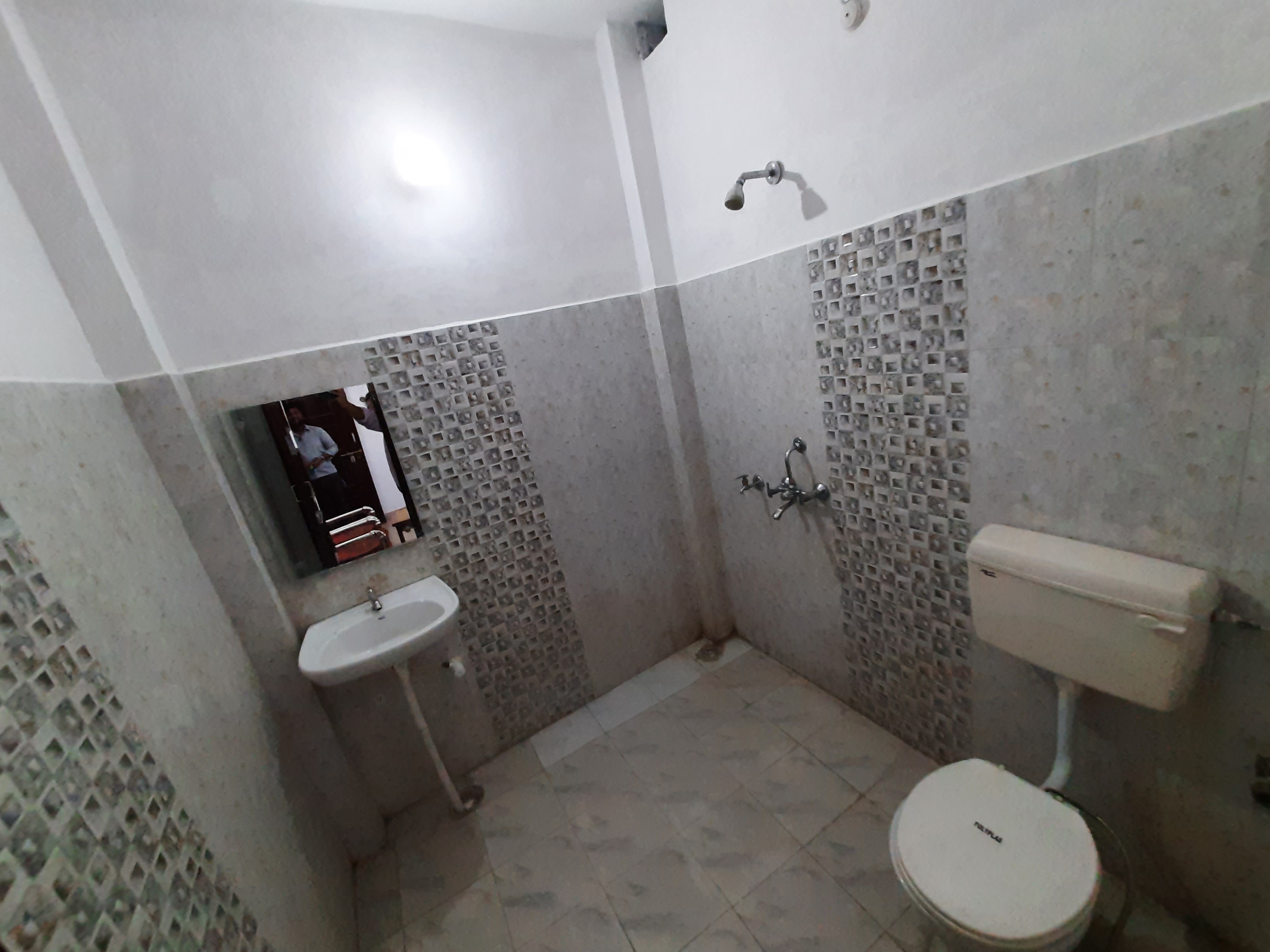 Janardan Guesthouse Lucknow - Tap to explore photos