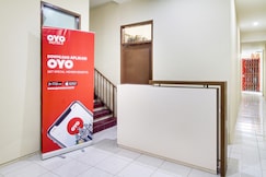 OYO 2354 3 Point Residence, Surabaya