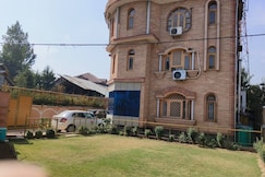 Bashaw Residency,Top Rated Family Guest House Near Srinagar Airport, Srinagar