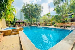 Safari Riviera Resort, Pattaya