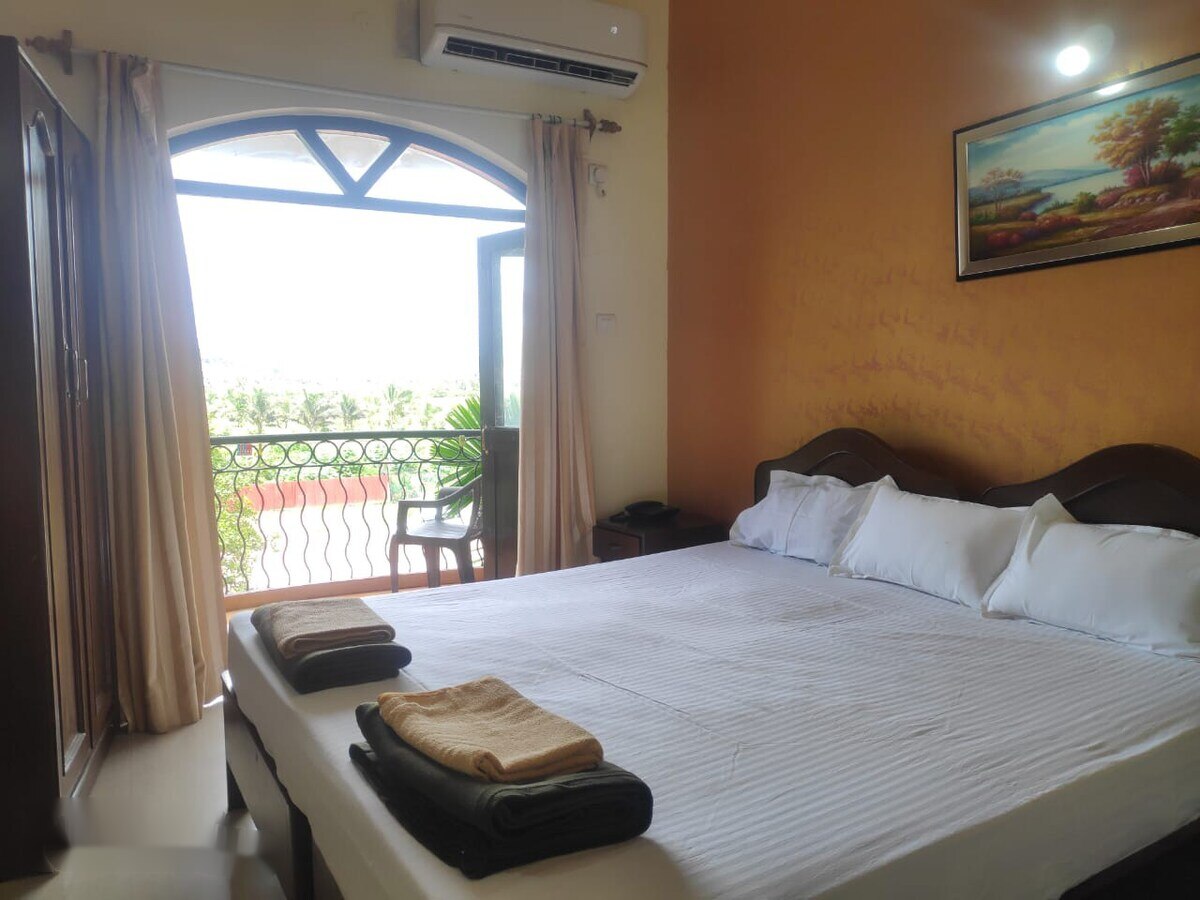 Apartment Near to Baga Beach - Tap to explore photos