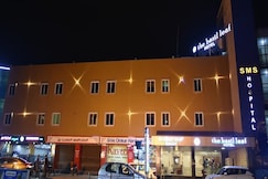 The Basil Leaf Hotel, Tumkur