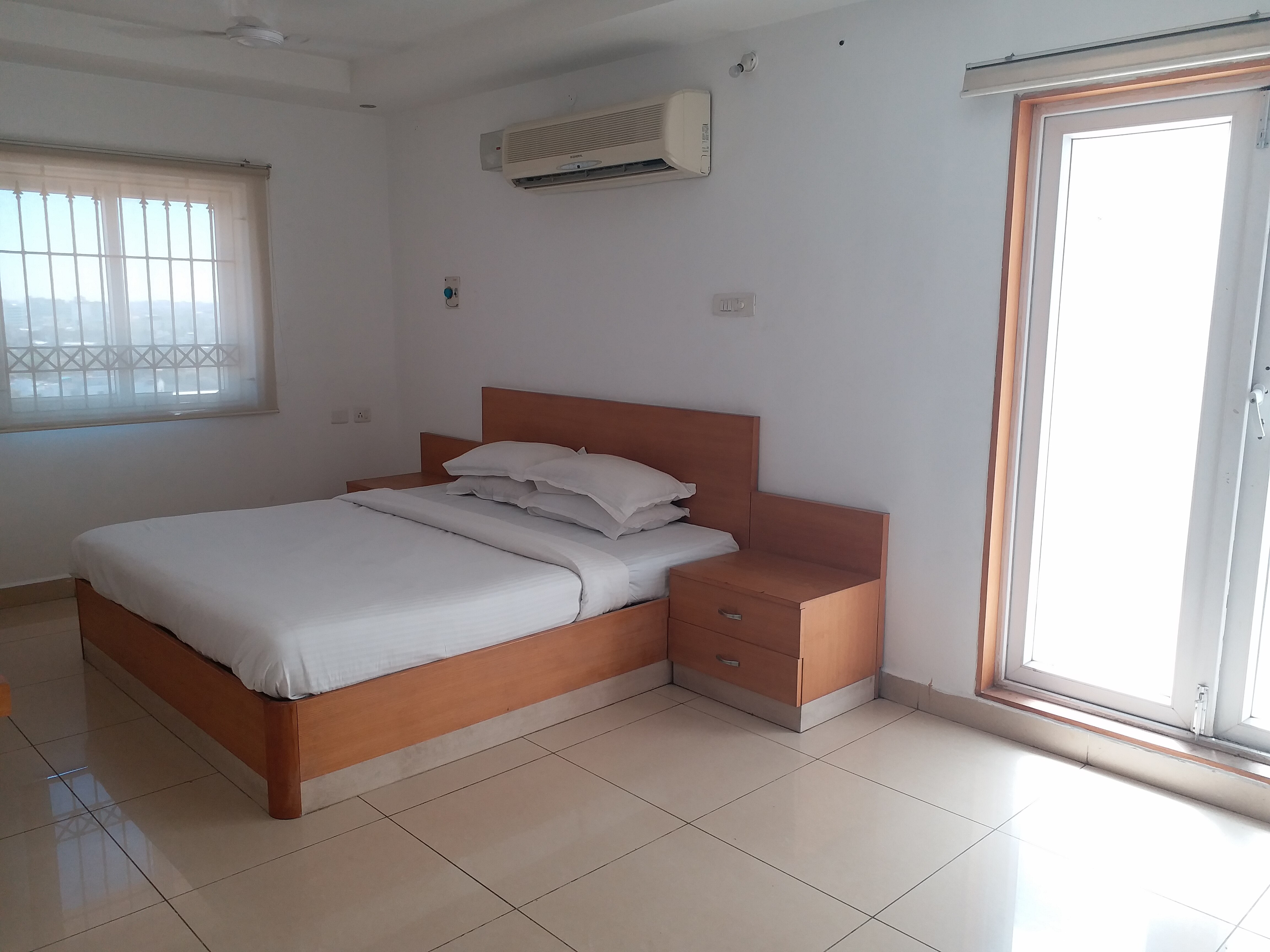 Rich Inn Penthouse Near US Embassy Biometrics. - Tap to explore photos