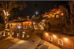 Rudraa resorts and restaurants, Naukuchiatal