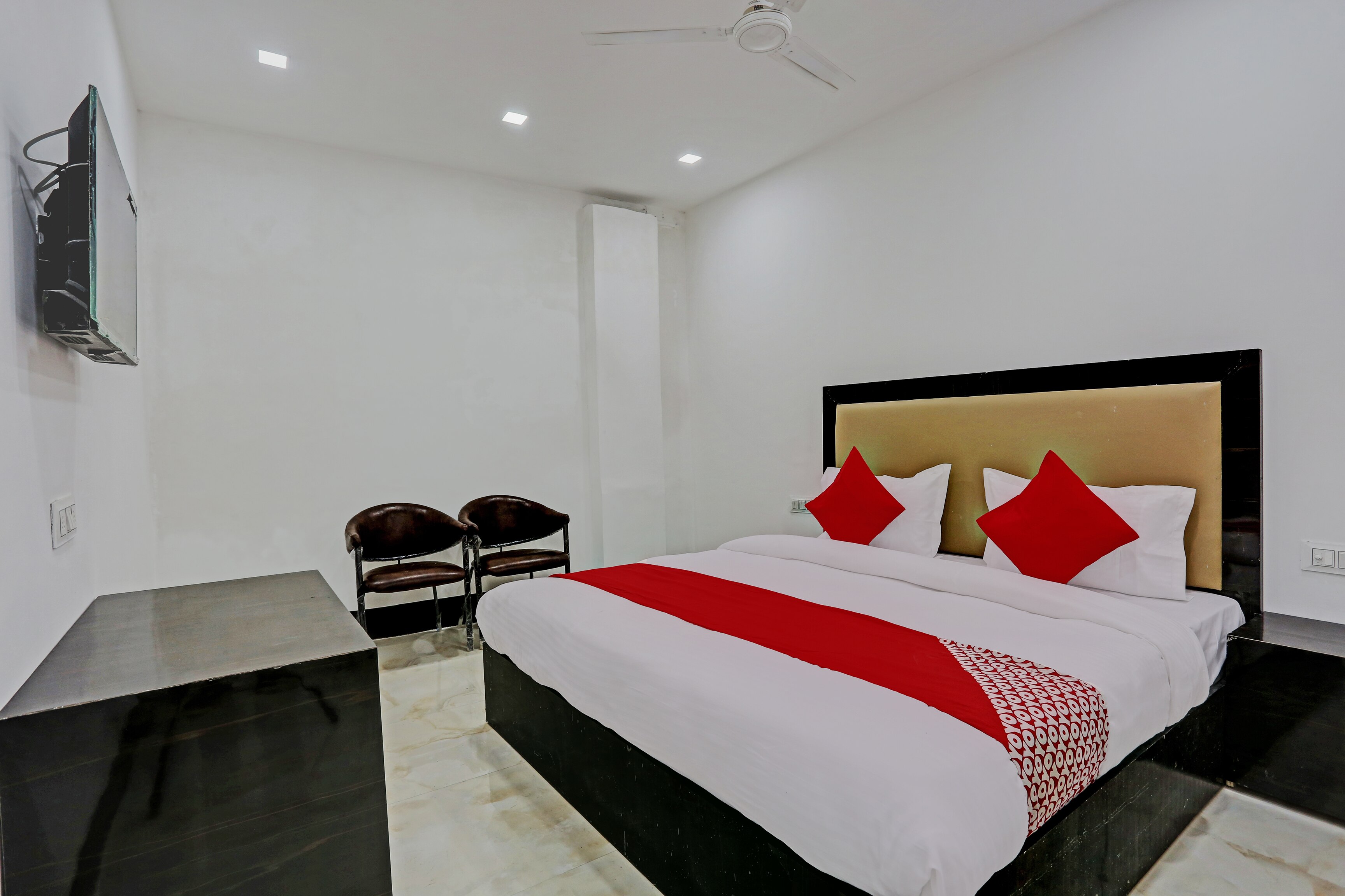 Hotel O Red Apple Homes - Tap to explore photos