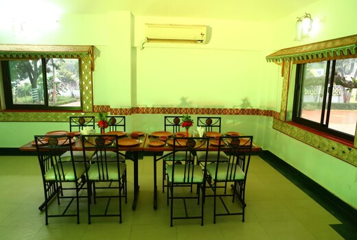 Tourist Village Khajuraho Khajuraho Inr 320 Off 1 7 0 0 Hotel Price Address Reviews