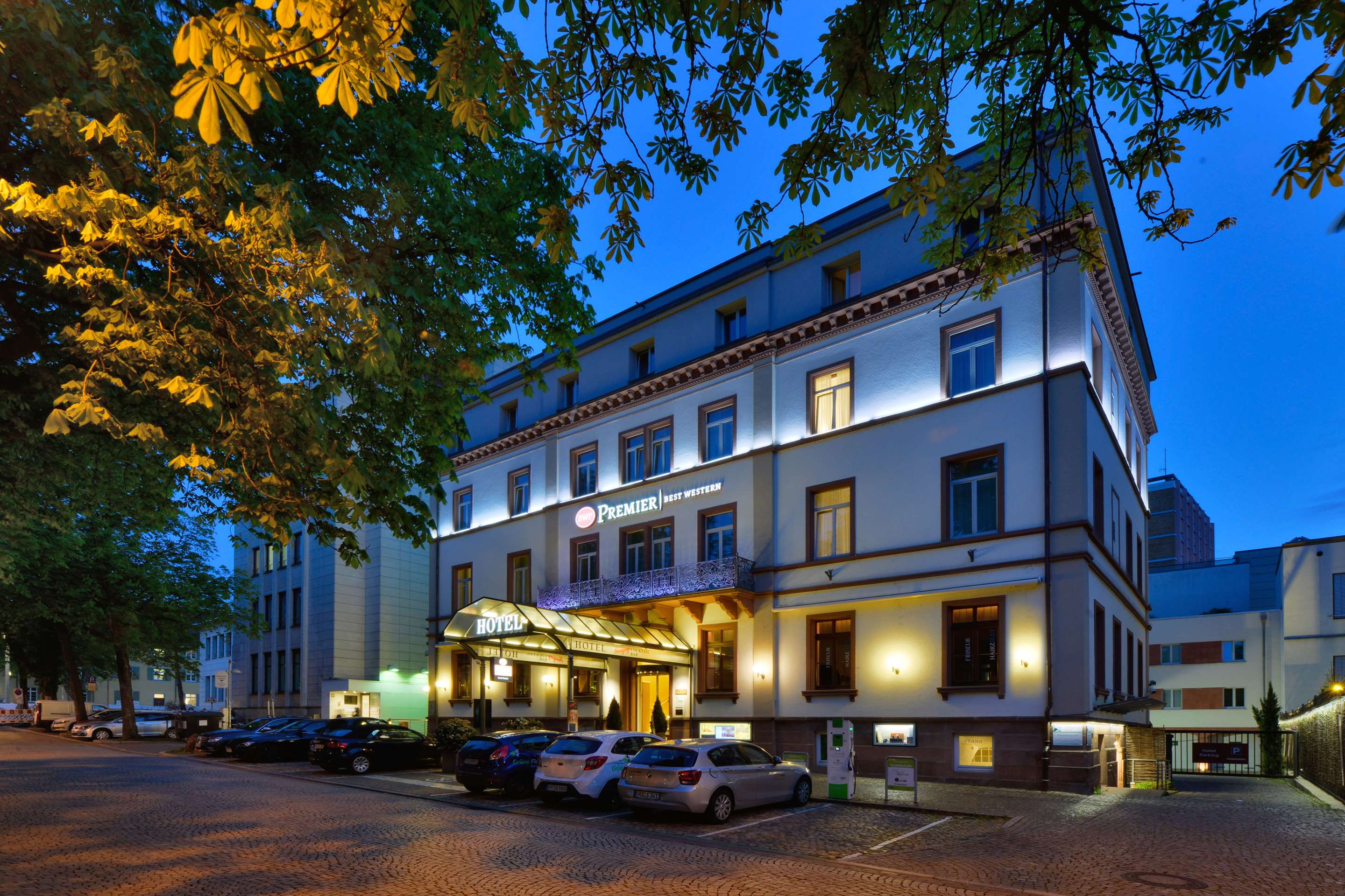 Best Western Premier Hotel Victoria - Tap to explore photos