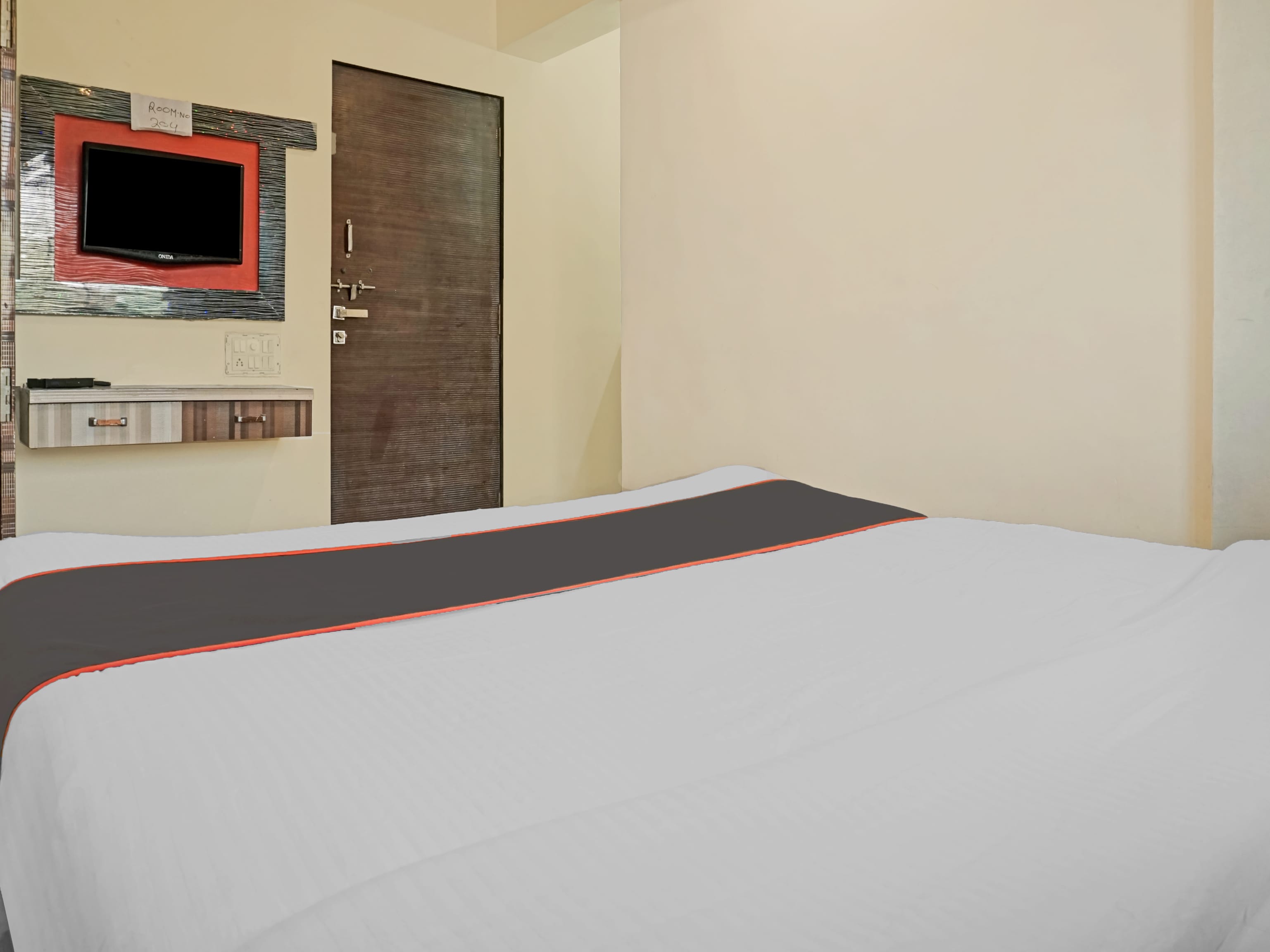 Hotel O Crystal Executive Lodging - Tap to explore photos