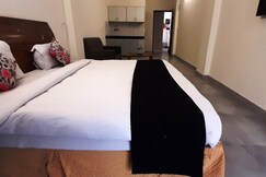 GoBravo Dev Palace & Studio Apartments, Delhi