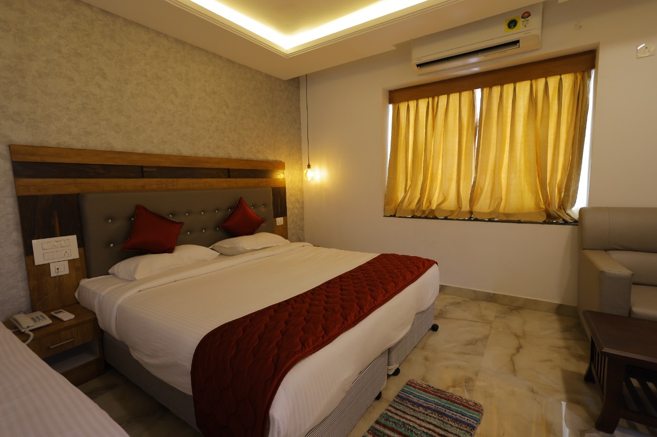 Hotel Woodside Prestige - Tap to explore photos