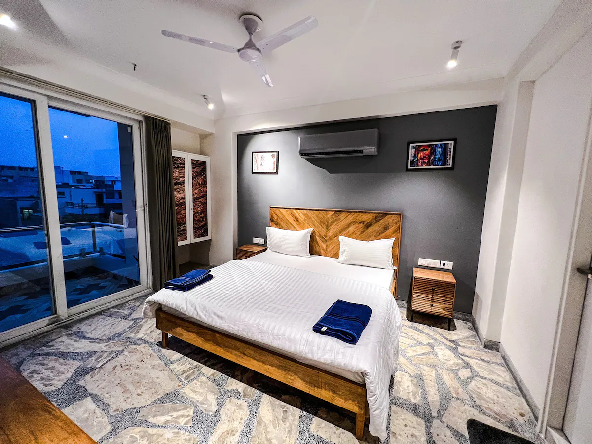 Room 1
