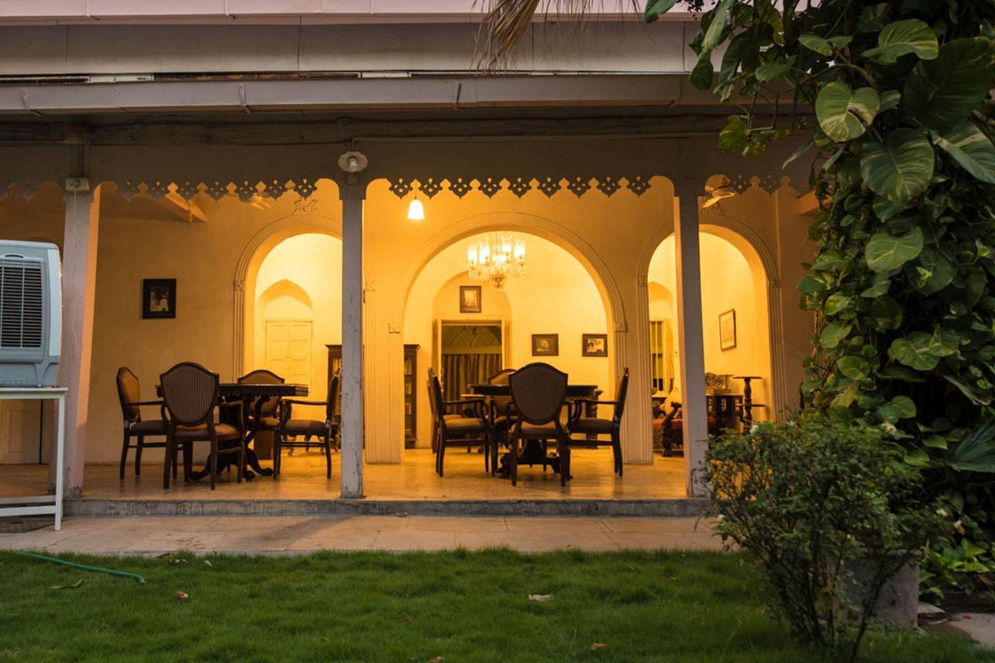 Divan's Bungalow - Tap to explore photos