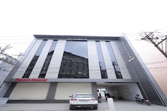 THE RED OAK HOTEL, Near AIIMS, Raipur, Chhattisgarh