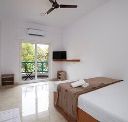 Plaza Rooms