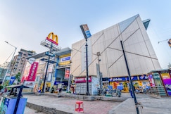 Via Himalaya Inn, Sanand