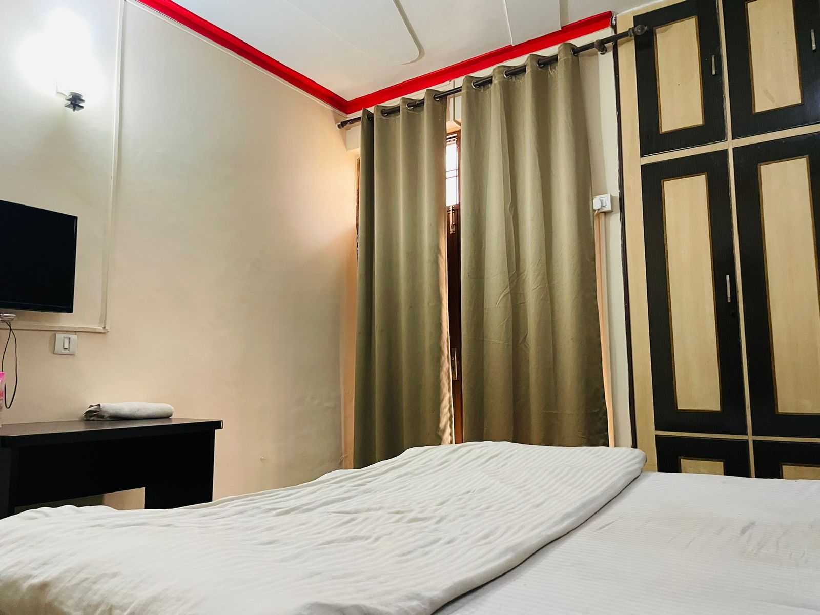 Hotel O Kunj Bihari Inn Near Appu Ghar - Tap to explore photos