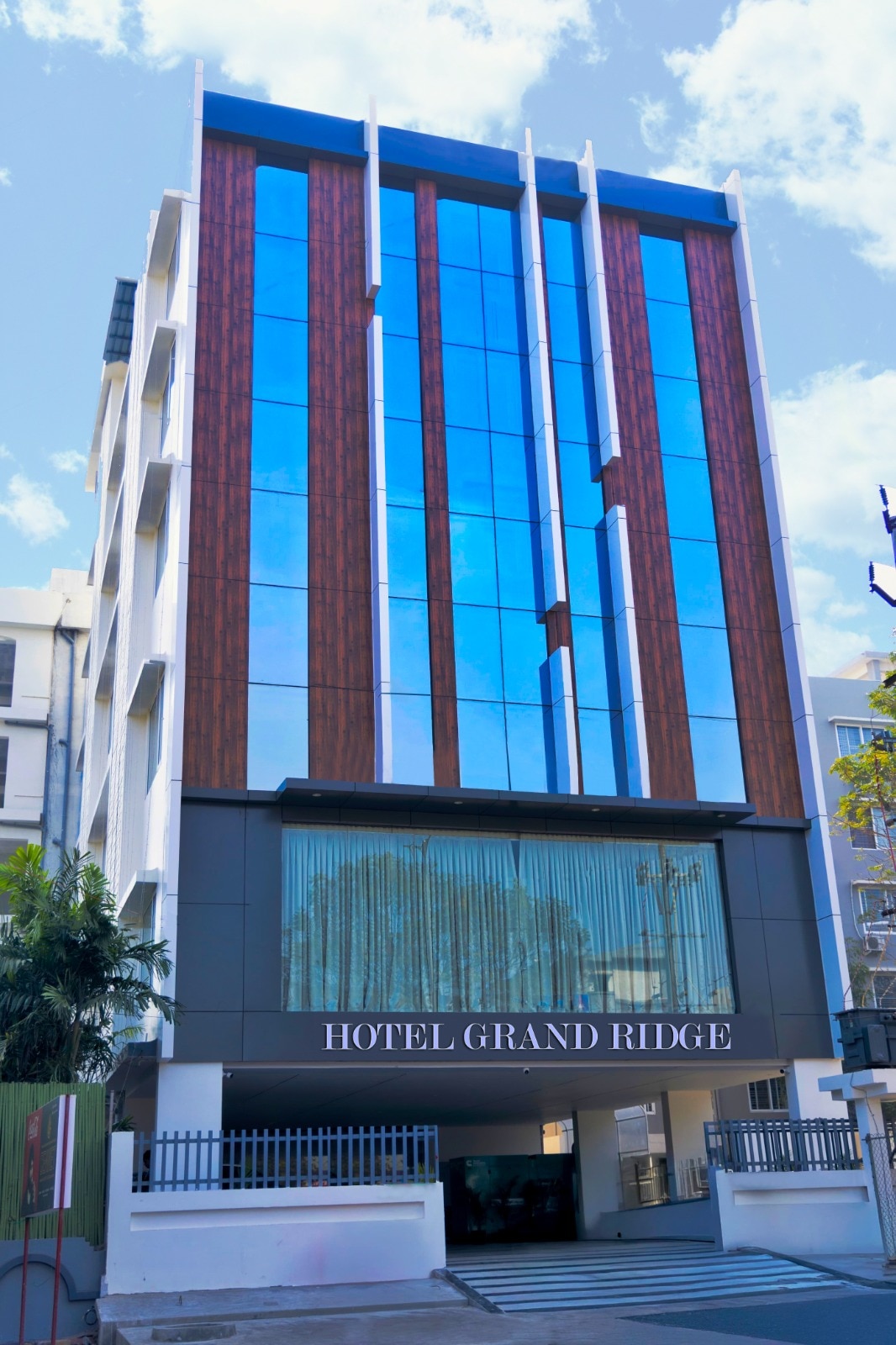 Hotel Grand Ridge - Tap to explore photos