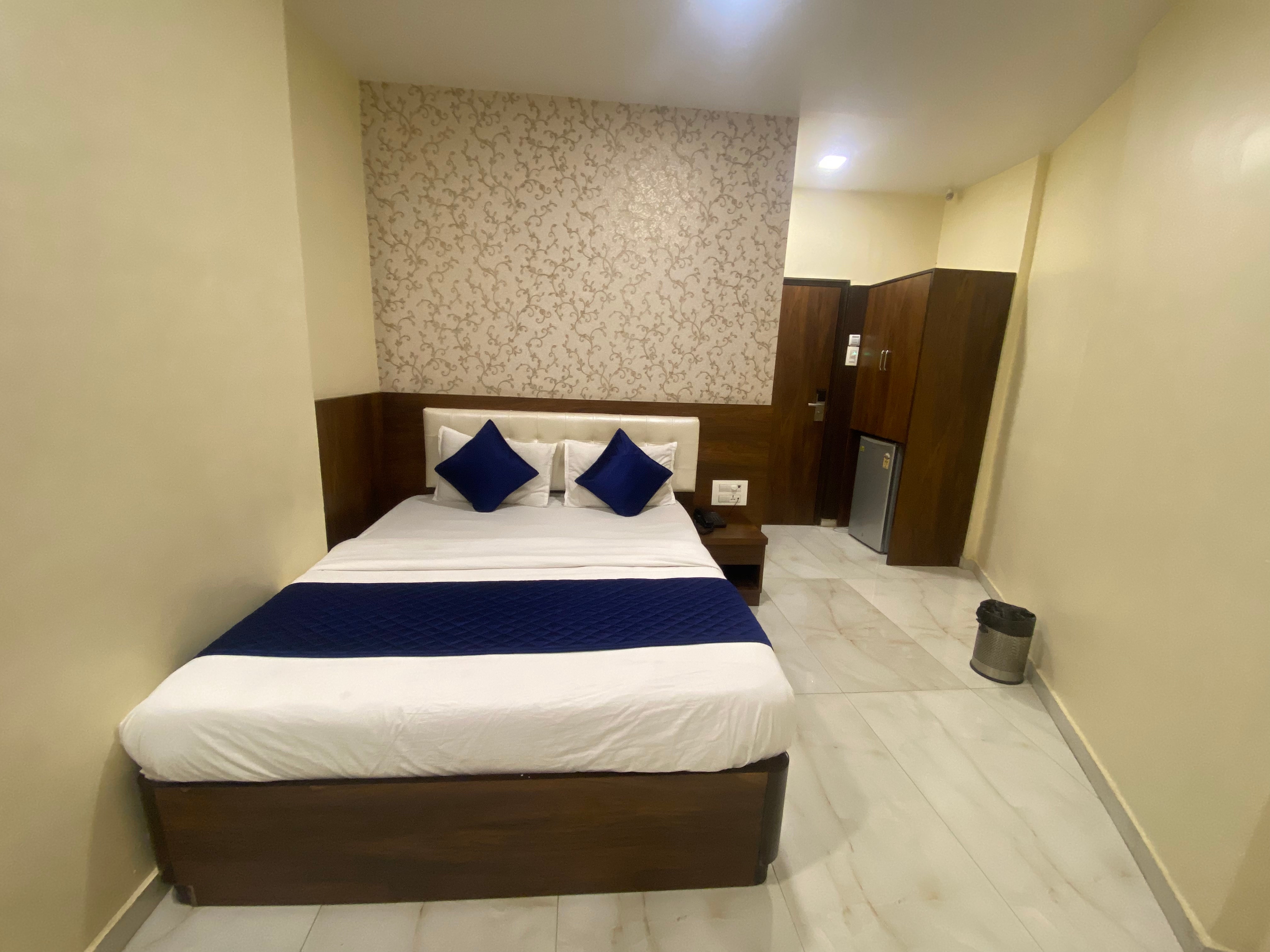 Hotel Ashyana-Grant Road Mumbai - Tap to explore photos