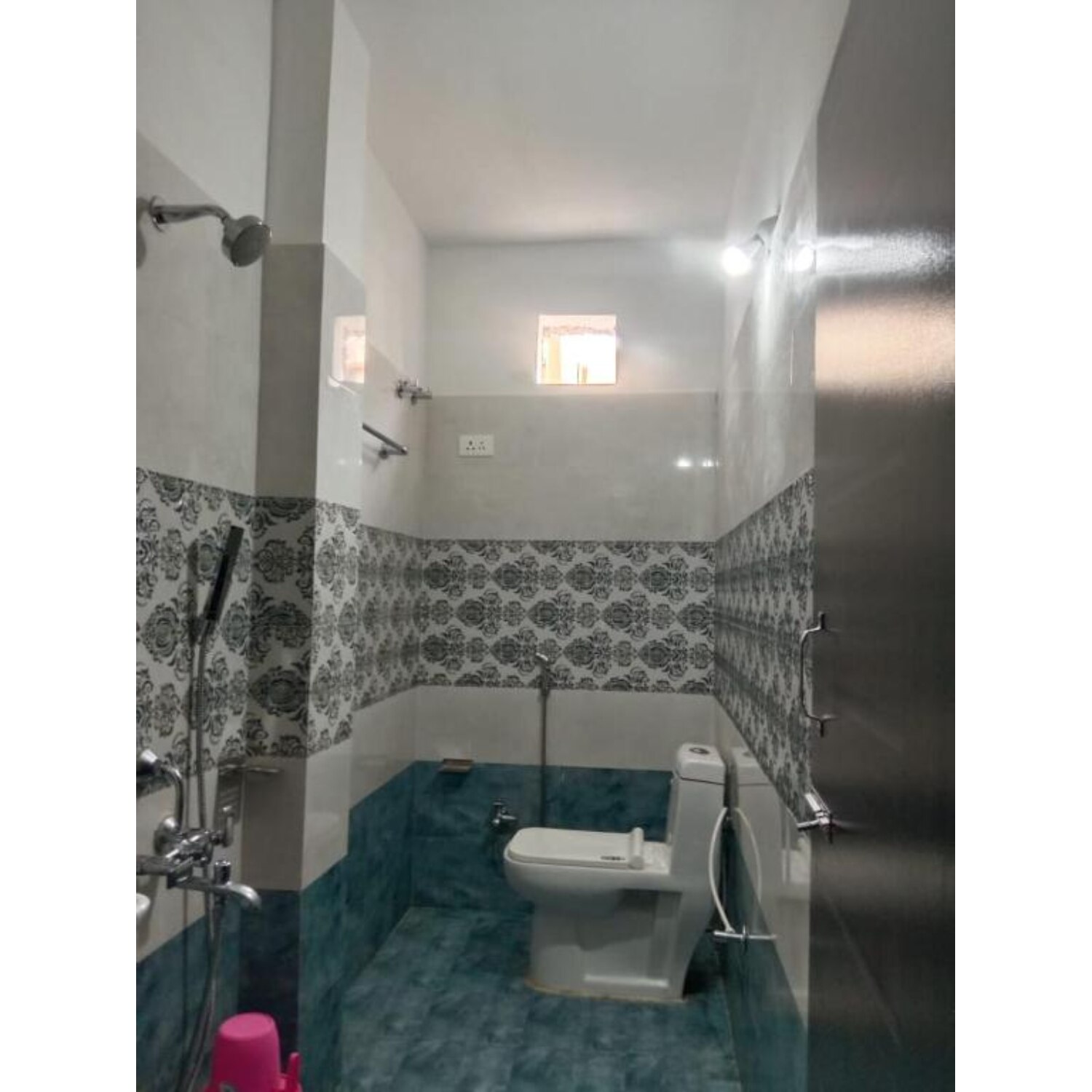 Hotel Shree Sai Inn - Tap to explore photos