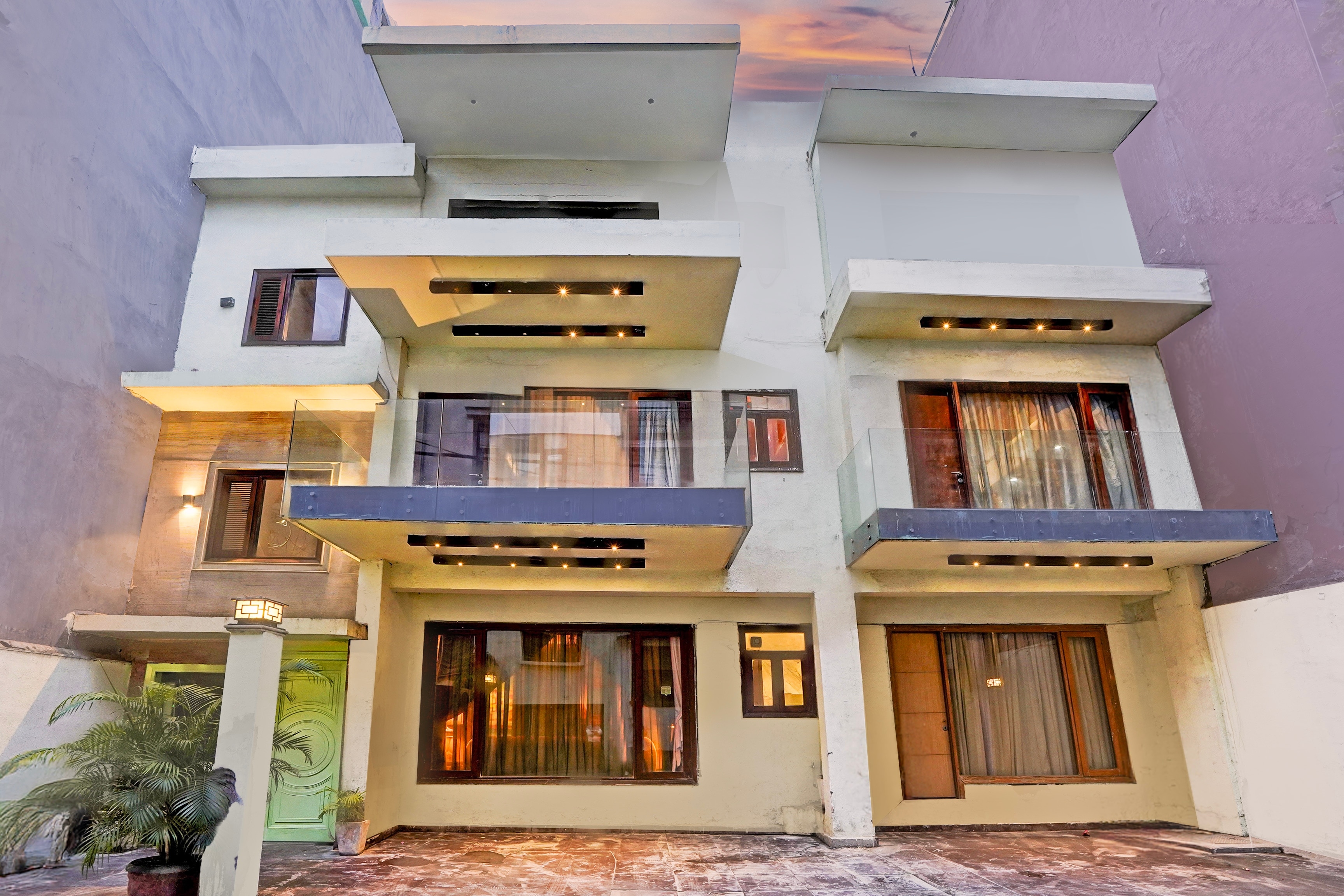 Palette Hotel And Resort Vasant Kunj Formerly Hotel Cotts Villa - Tap to explore photos