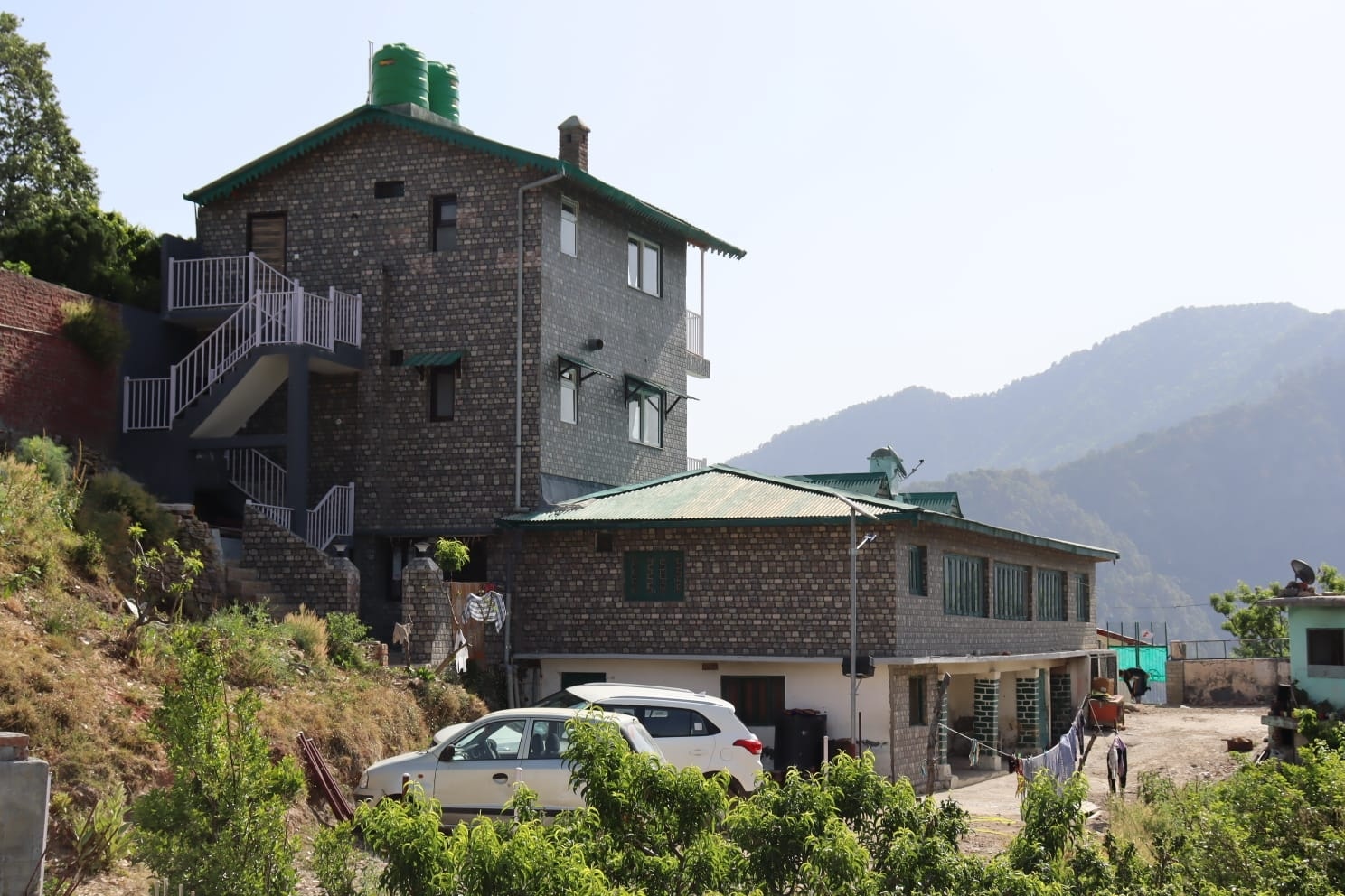 The Dhaila's Nest Inn - Tap to explore photos