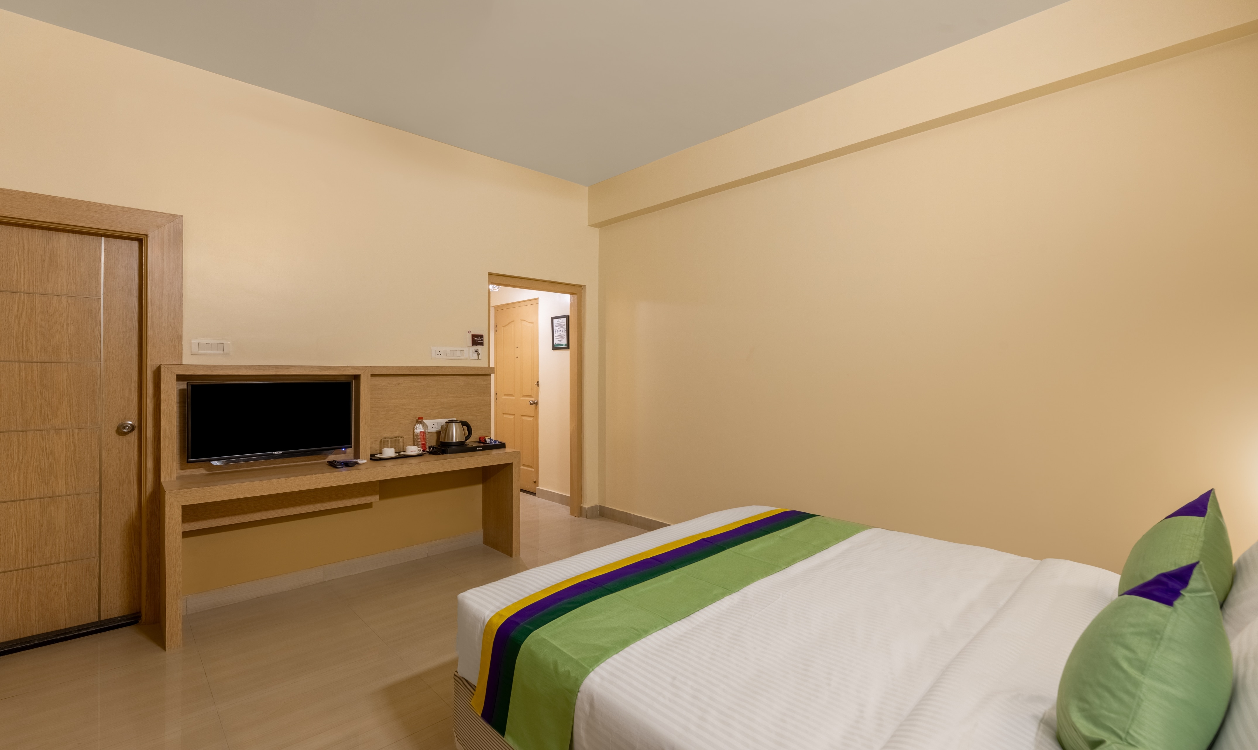 Treebo Nestlay Rooms, Nungambakkam - Tap to explore photos