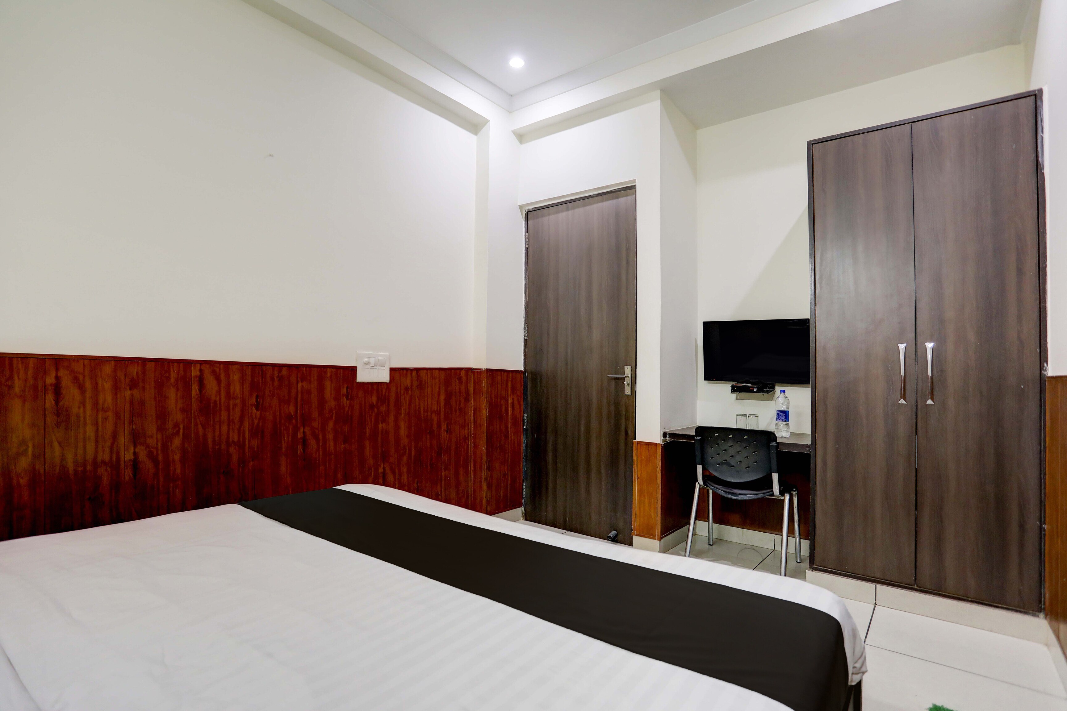 Hotel O Imperial Medicity - Tap to explore photos