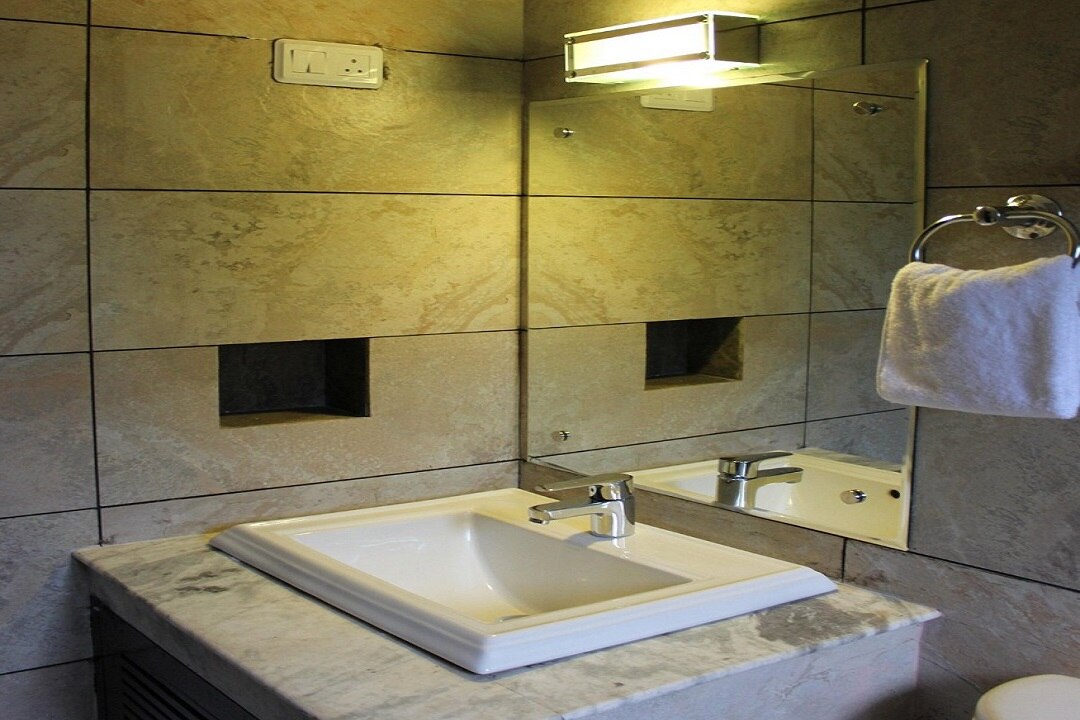 Silver Oak Paying Guest house - Tap to explore photos