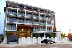 HOTEL SHARADA ELITE