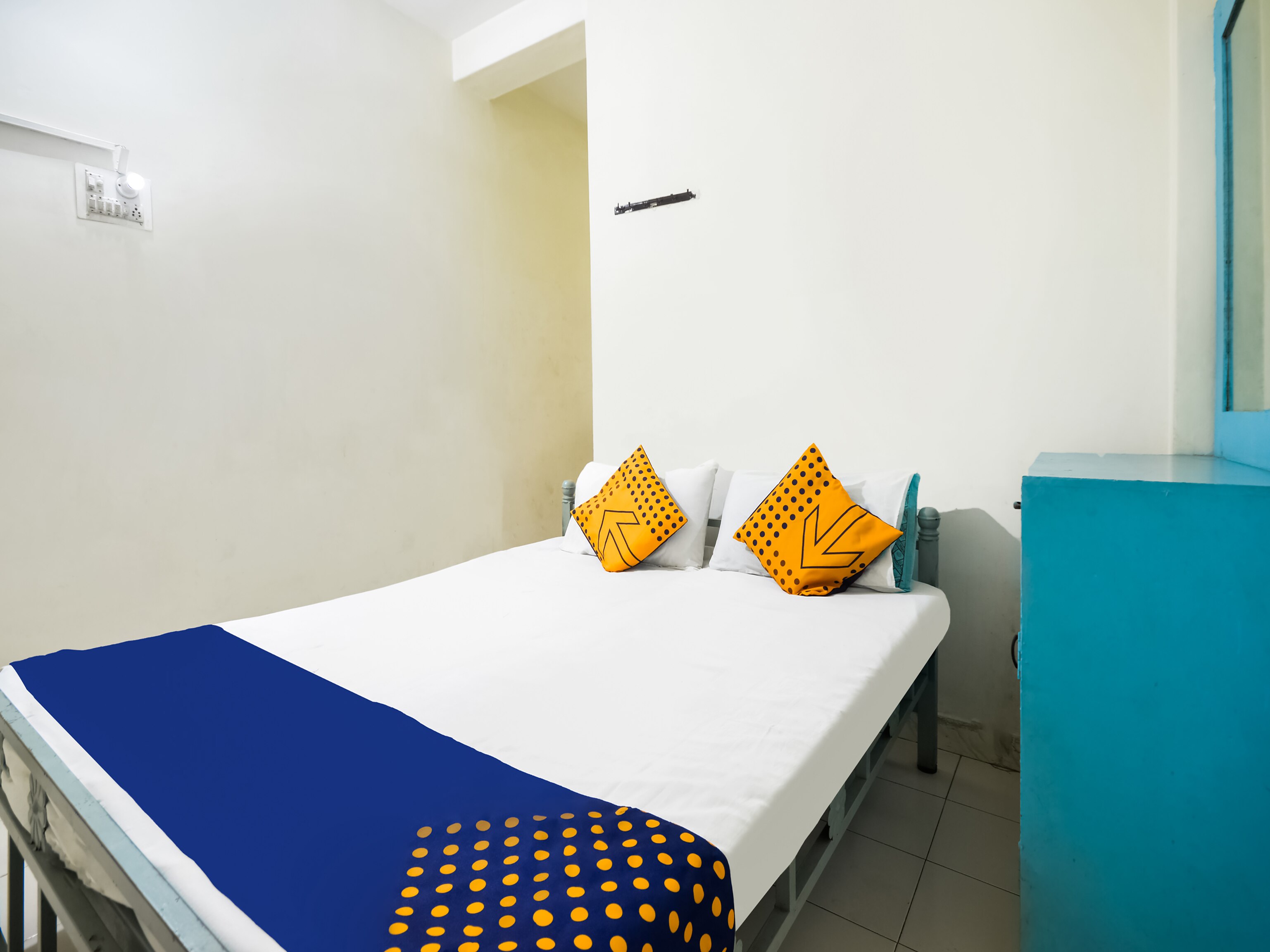 Spot On 43676 Sri Om Muruga Lodge Salem Inr 163 Off 1 4 5 6