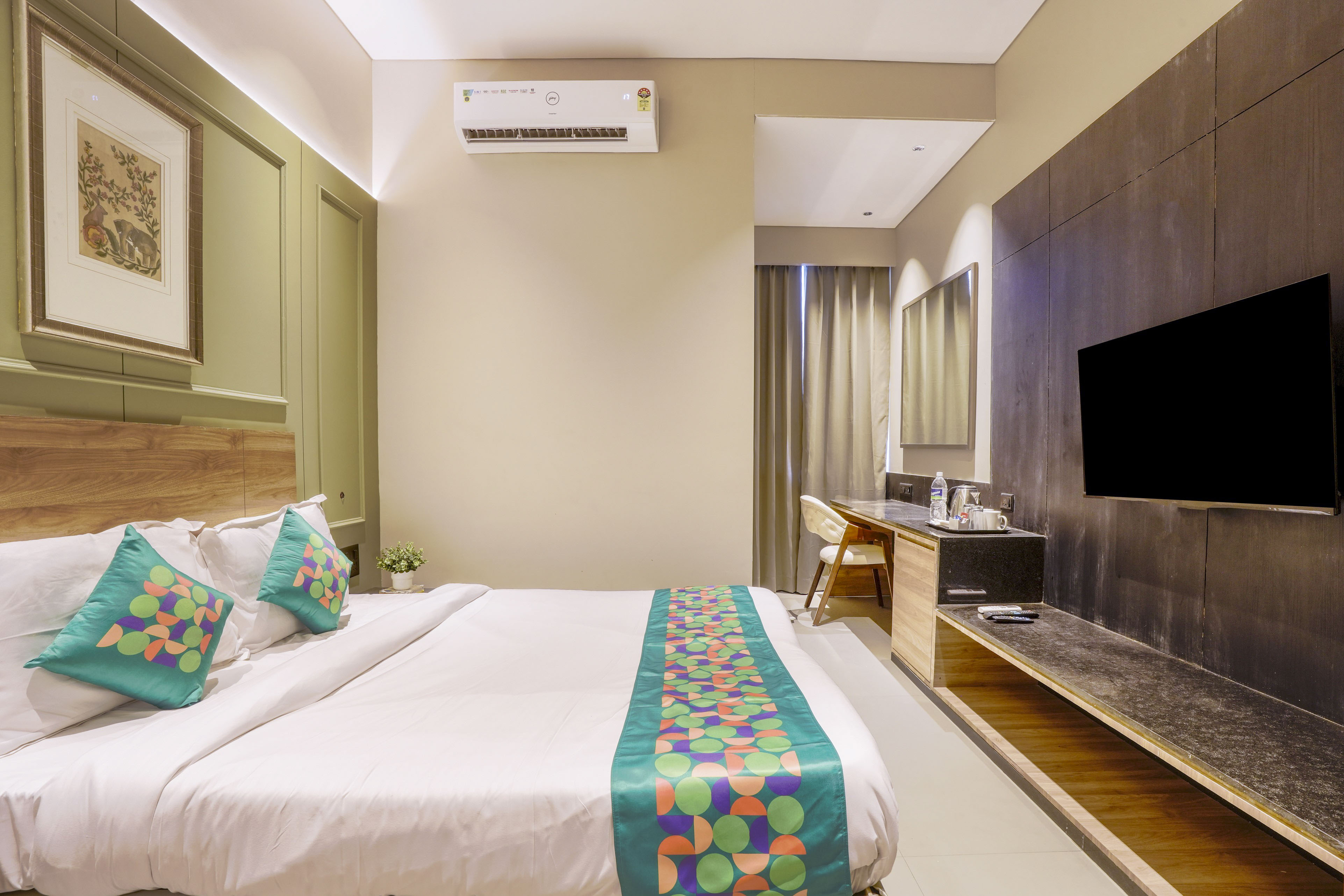Treebo Premium Niraali Executive, Hinjewadi - Tap to explore photos