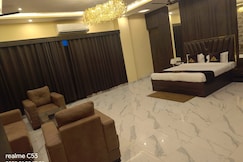 THE ROYAL PARK, Siwan