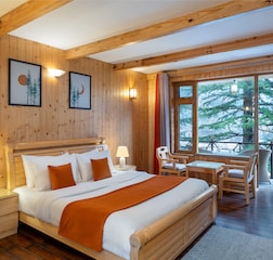 The Abode : Luxury Cottage Room with Kitchenette & Balcony