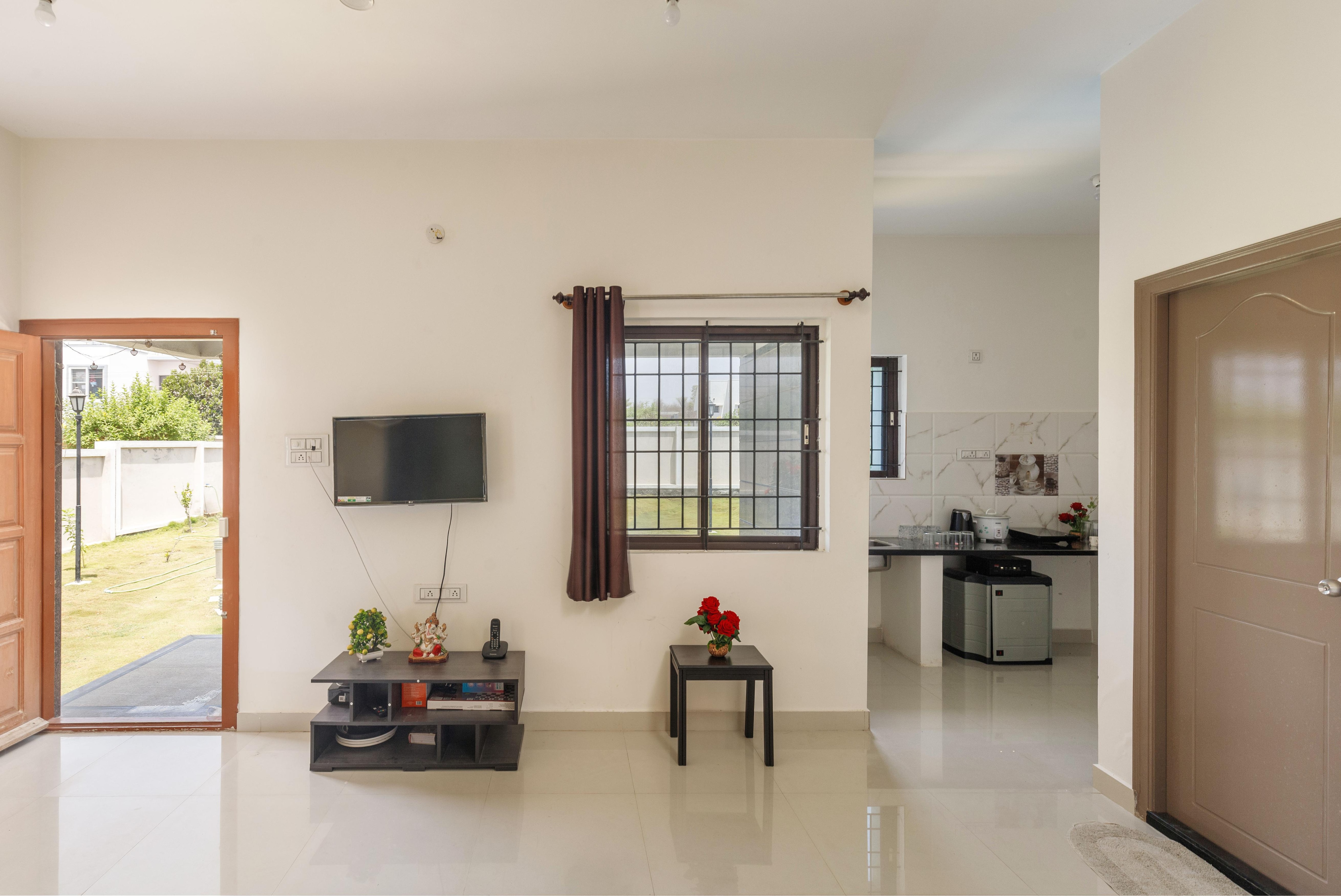 JhilMil Pool Villa by StayJade|2BHK|Pool|Lawn| - Tap to explore photos